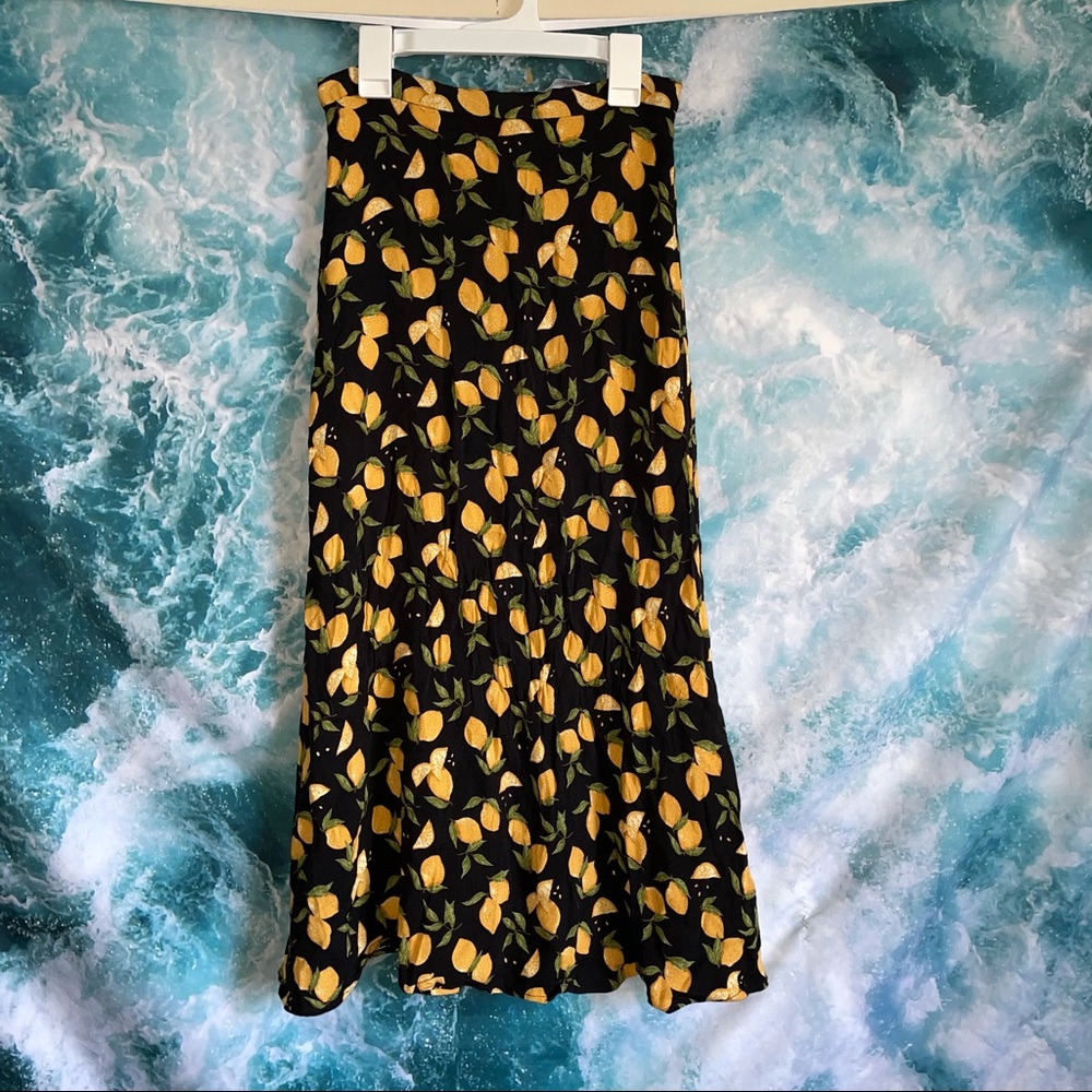 NWOT Reformation Bea skirt in lemon print